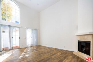Building Photo - 1338 Yale St