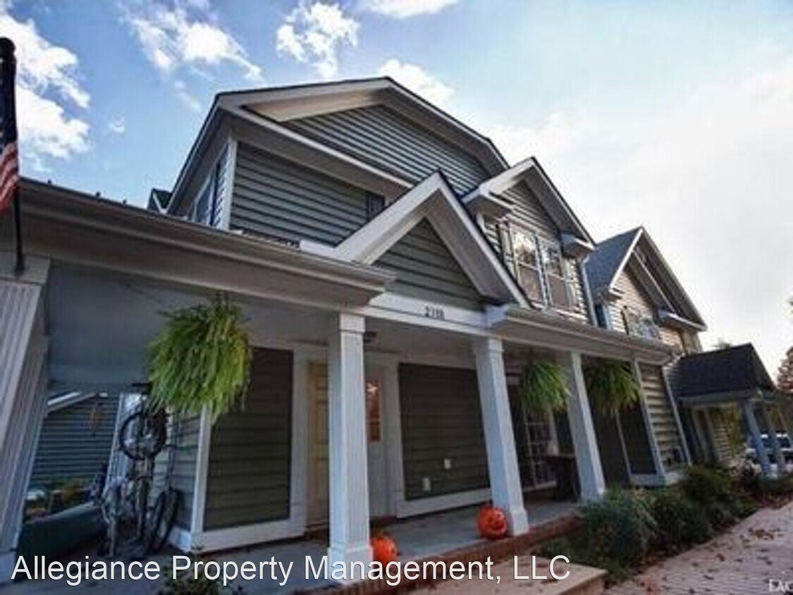 Foto principal - 3 br, 2.5 bath House - 2388 Prince John Court