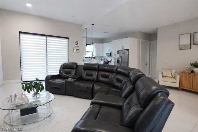 Foto del edificio - 3208 31st St W