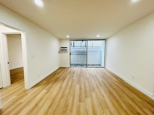 Building Photo - vet182