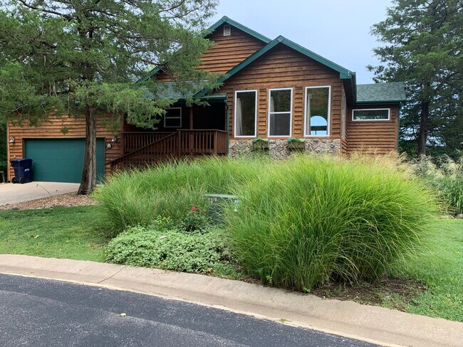 Building Photo - 216 Weiskopf Way