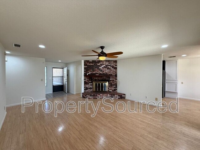 Foto del edificio - 1444 Snead Ct