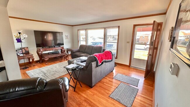 Foto del edificio - 7741 W Argyle St