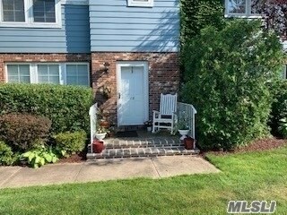 Building Photo - 18 Maple Wing Dr