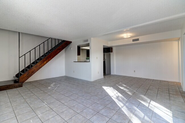 Building Photo - 17032 N 16th Dr