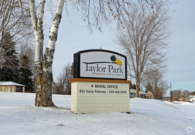 Foto del edificio - Taylor Park Apartments 55+