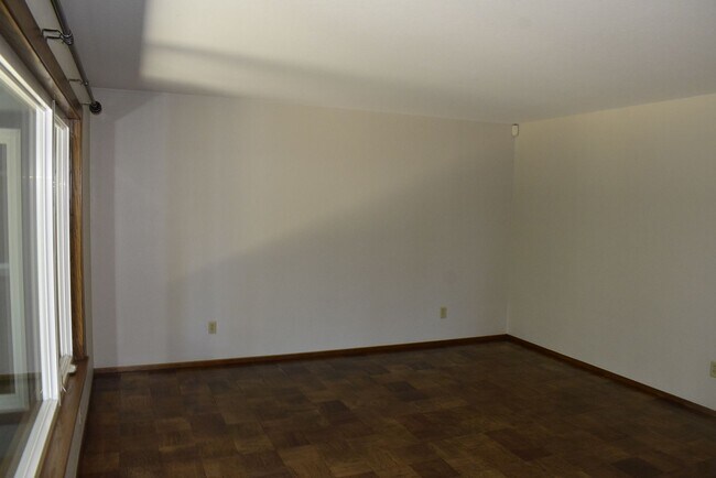 Building Photo - 1020 Jacob Ln