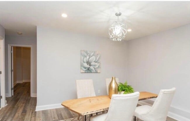 Foto del edificio - Spacious and Newly Remodelled at the Fairm...