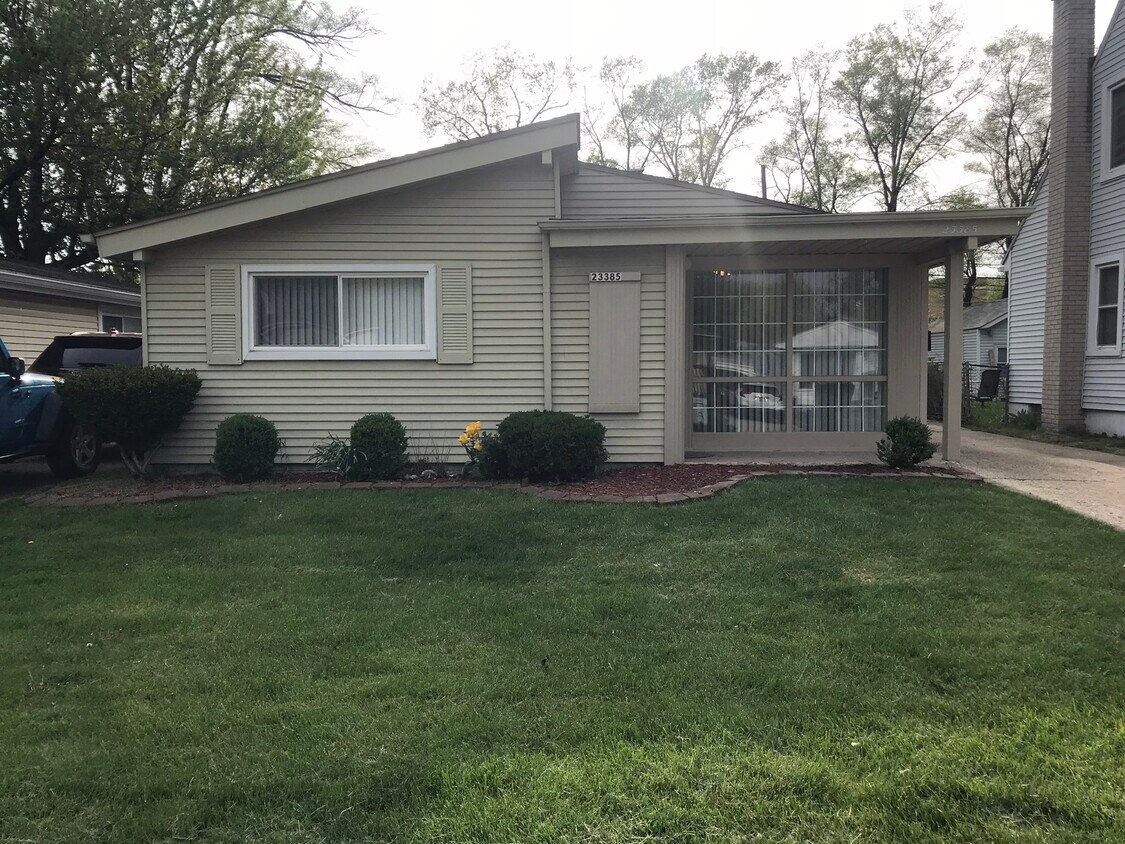 Primary Photo - 23385 Crossley Ave