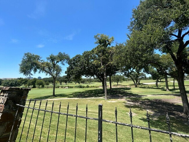 Foto del edificio - 5981 Arapaho Rd