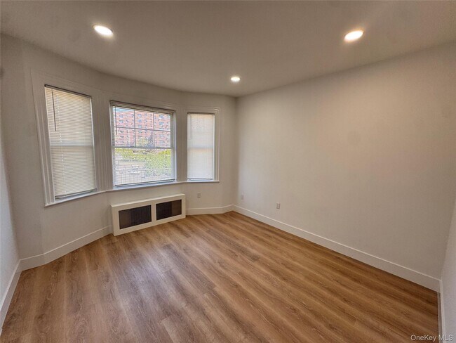 Foto del edificio - 103 Leland Ave