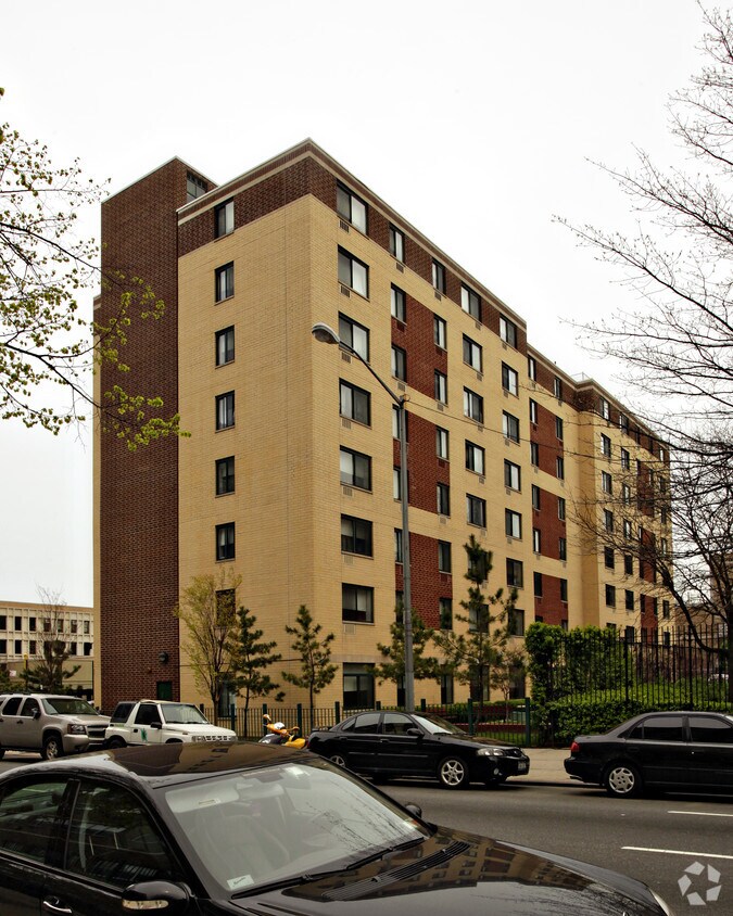 Building Photo - 144 E 127th St
