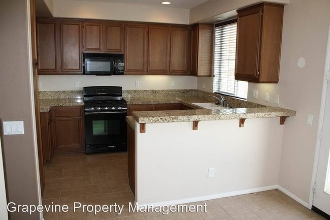 Foto del edificio - 35814 Crickhowell Ave