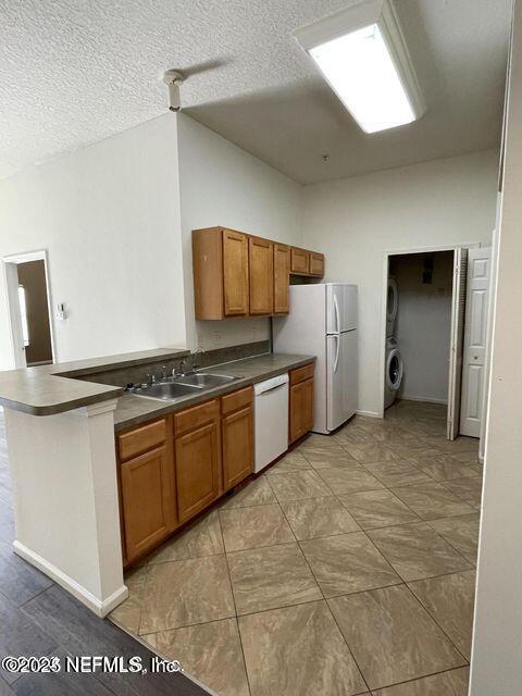 Foto del edificio - 7920 Merrill Rd