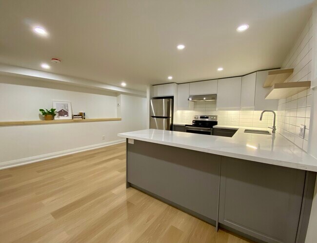 kitchen - 25 Hammersmith Av