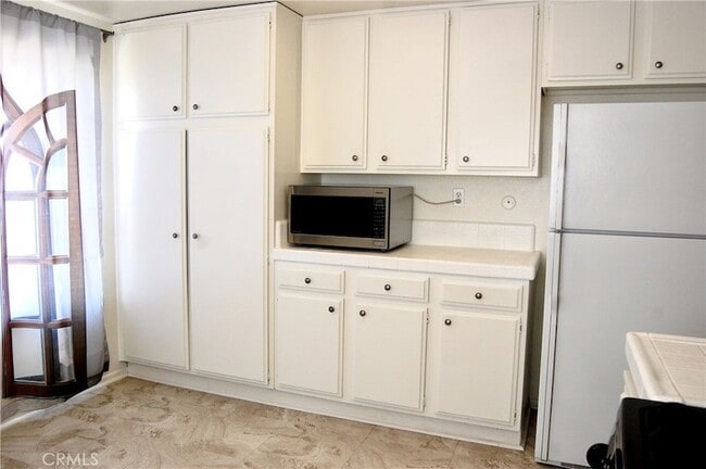 Foto del edificio - 2395 N River Trail Rd