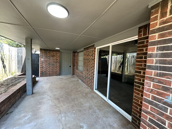 Foto del edificio - 11204 N Stratford Dr