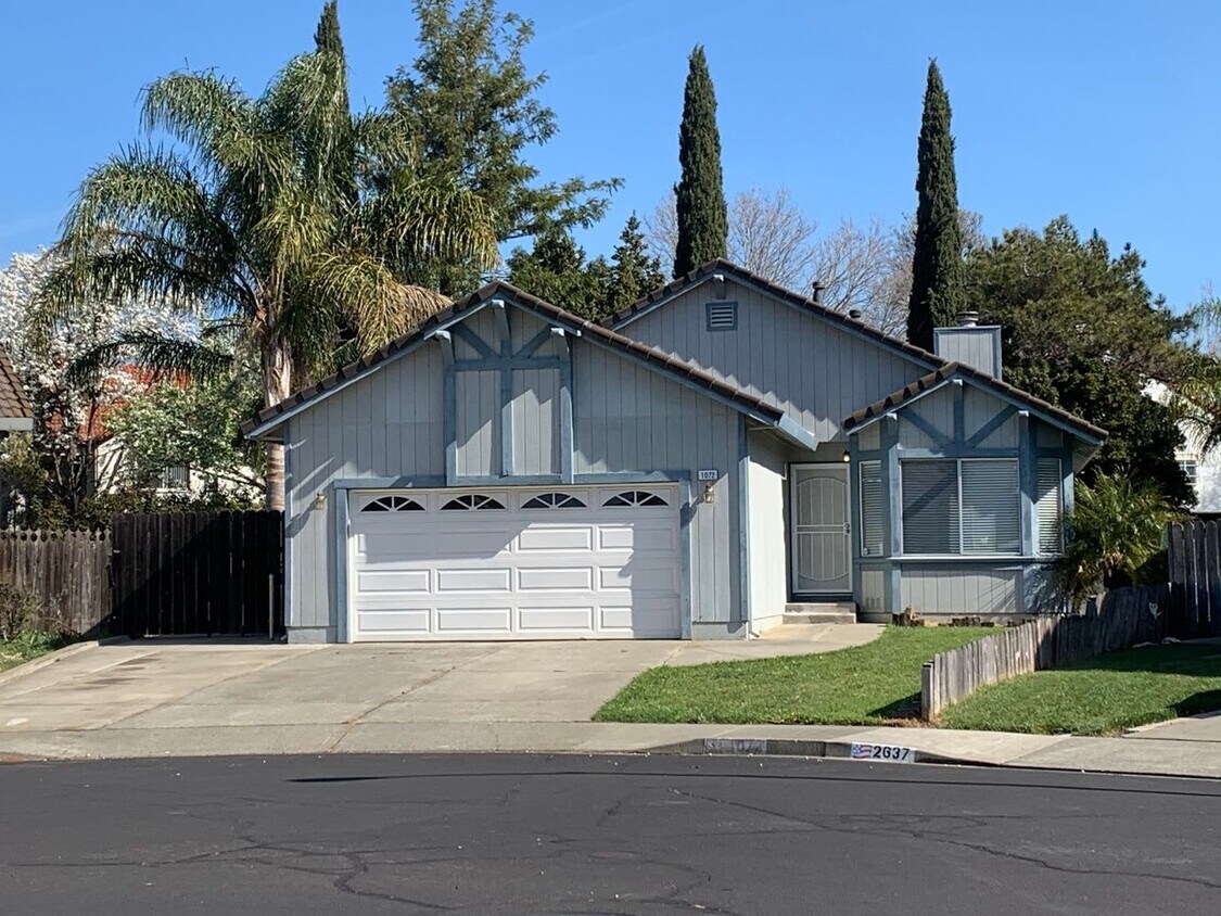 1072 Valley Oak Way House Rental in Fairfield, CA