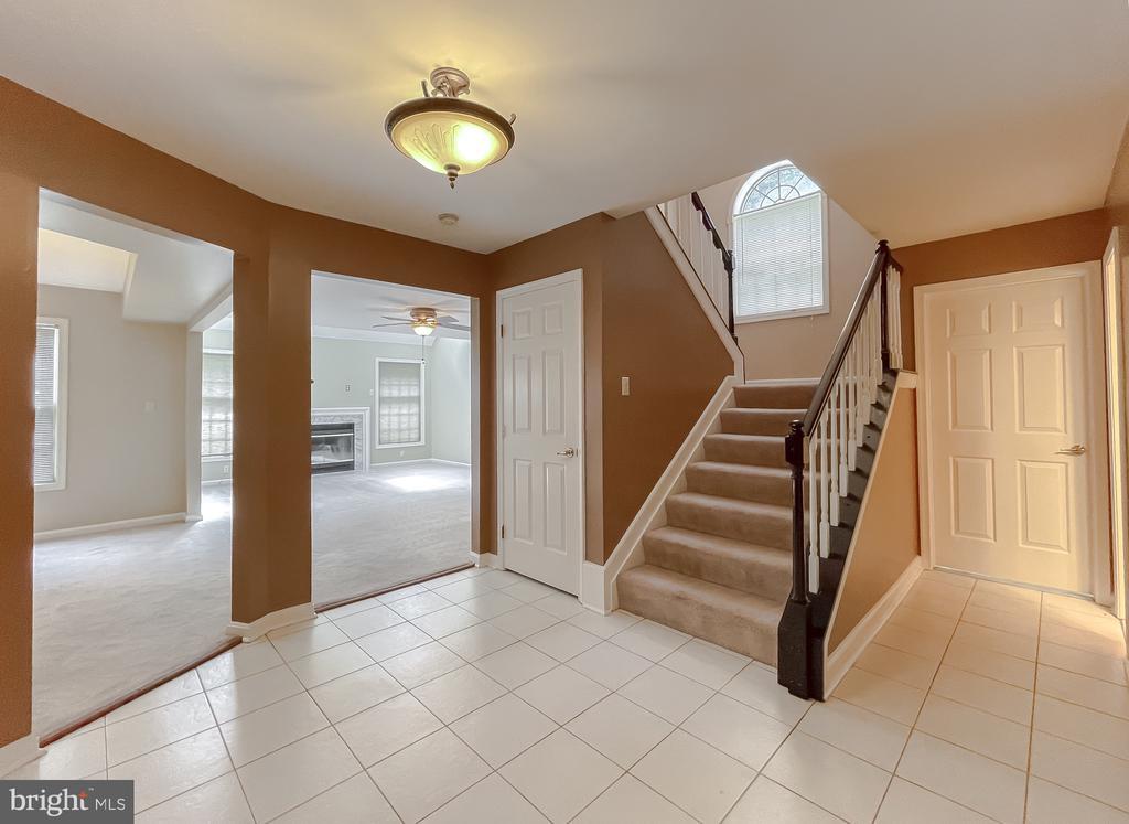 Primary Photo - 48170 Livonia Cir