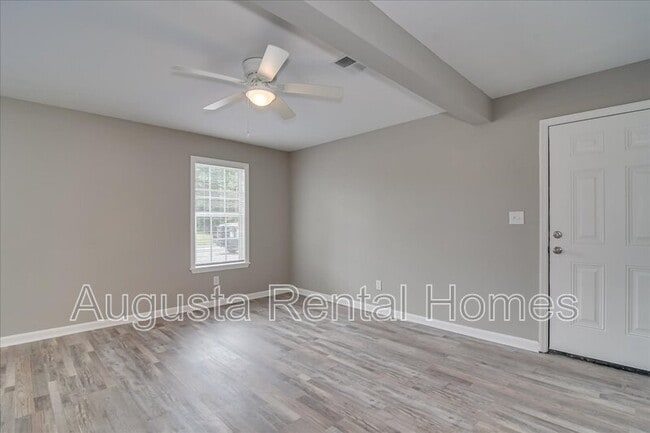 Building Photo - 170 Conifer Dr