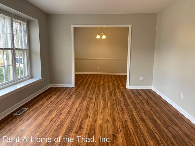 Foto del edificio - 3 br, 2 bath House - 4811 Ferncrest Drive