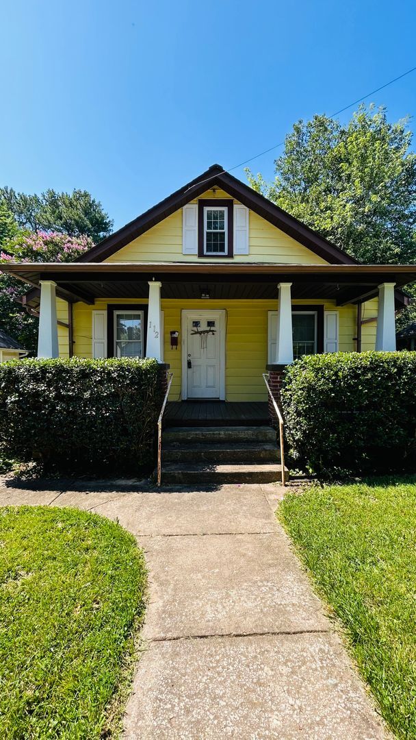Foto del edificio - CUTE & COZY HOME ONLY MINUTES TO DOWNTOWN ...