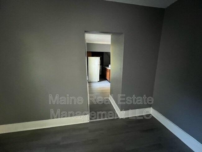 Building Photo - 65 2nd St