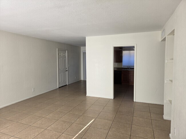 Foto del edificio - 4645 E Caballero St