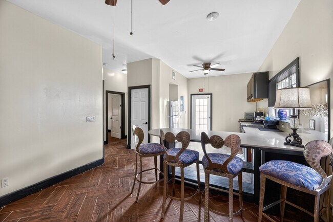 Foto del edificio - 1934 Washington St