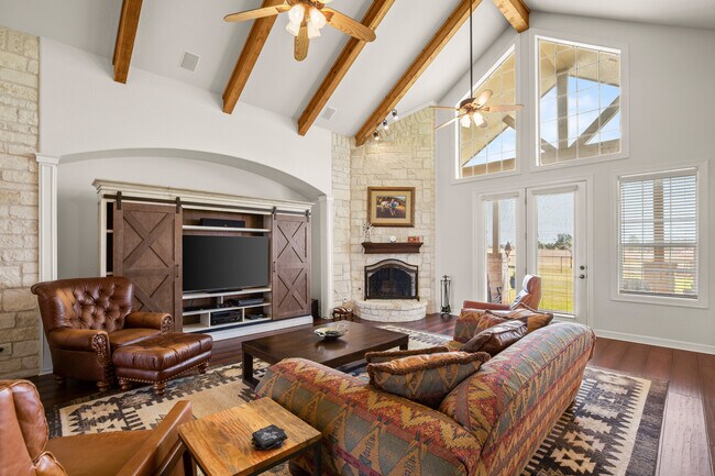 Foto del edificio - 140 Youngs Prairie Rd