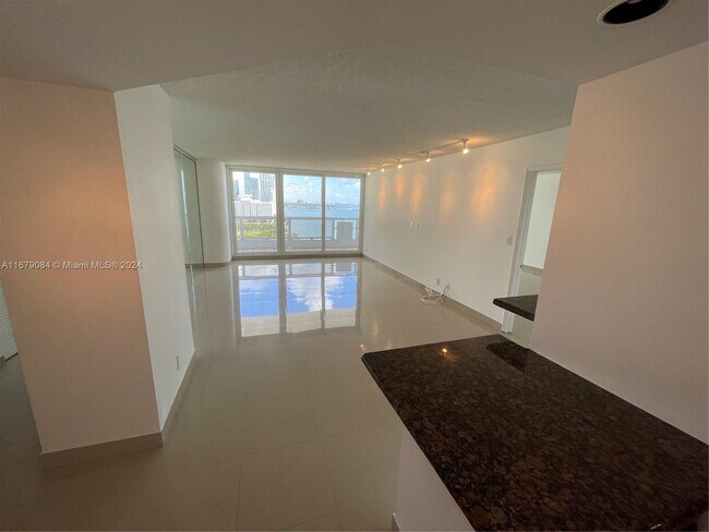 Foto del edificio - 1717 N Bayshore Dr