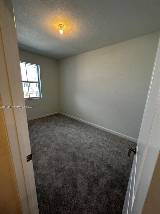 Foto del edificio - 2616 SE 10TH ST