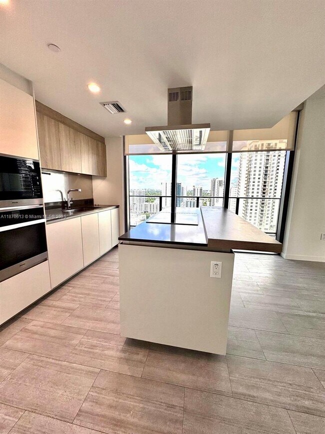 Foto del edificio - 1000 Brickell Ave