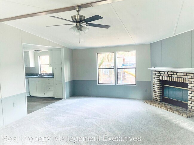 Building Photo - 3 br, 2 bath House - 1472 Border Street