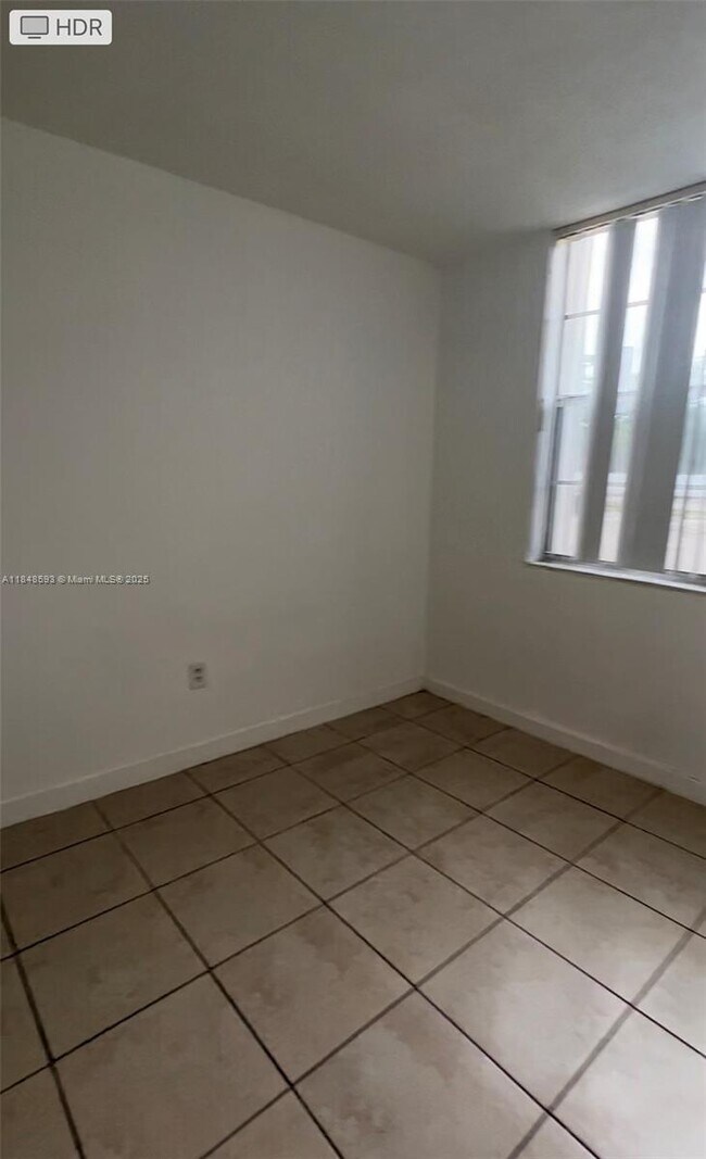 Foto del edificio - 498 NW 165th St