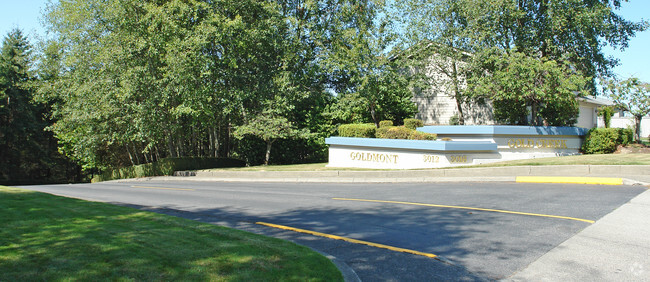 Building Photo - Gold Point Condominiums