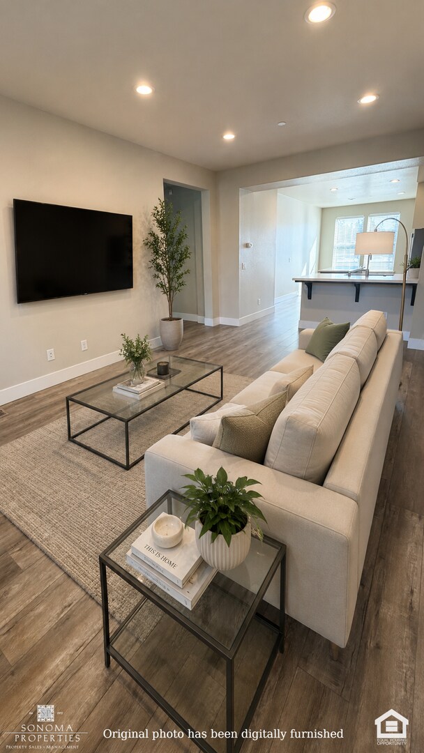 Foto del edificio - Modern 3-Story Living in Santa Rosa - Available Now!