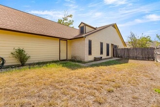 Building Photo - 8703 Clearbrook Trail