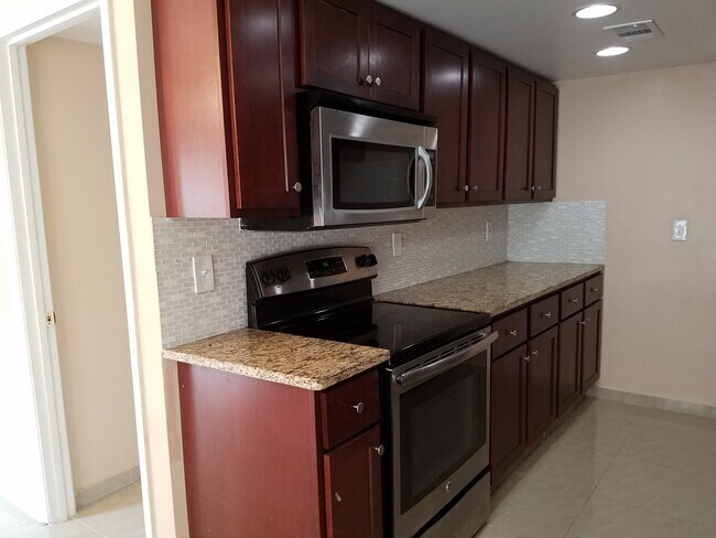 Foto del edificio - 3549 Old Chamblee Tucker Rd