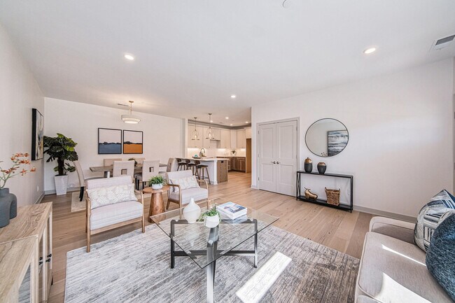 Foto del edificio - 621 Woodland Dr