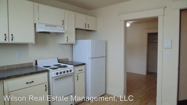 Building Photo - 113 E Pine St