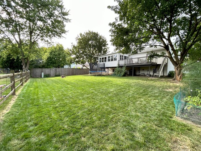 Building Photo - 9477 Millcroft Rd