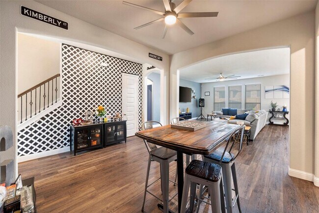 Foto del edificio - 7224 Fallen Crest Ln