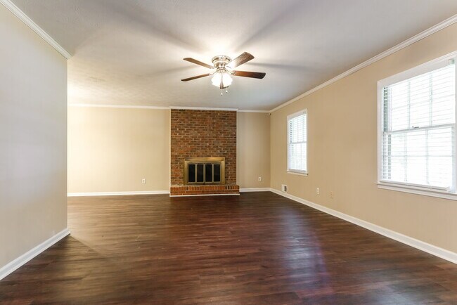 Foto del edificio - 1560 Cherry Hill Ct SW