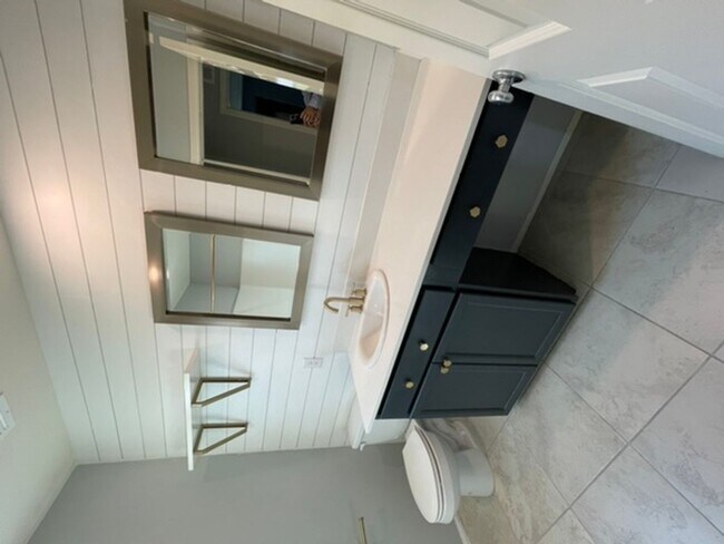 Foto del edificio - Wonderful two-story home with upgrades in ...