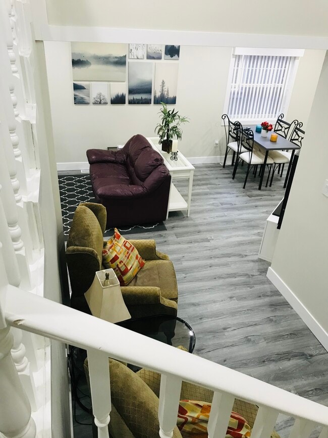 Living room - 4389 Quebec St