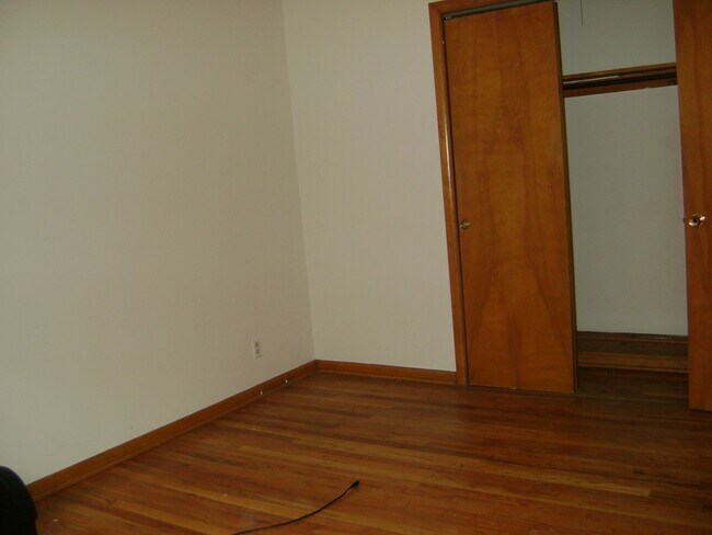 Building Photo - 2544 Warrensville Center Rd
