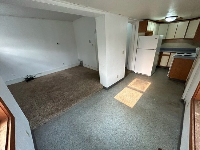 Foto del edificio - 2213 Sims Ave