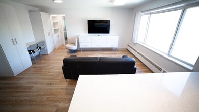 Building Photo - AVID Uptown