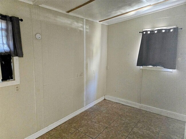 Foto del edificio - 16701 Meadowcroft St